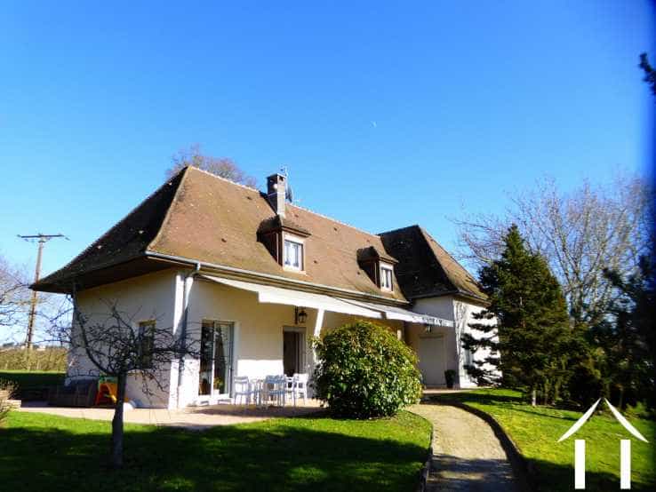 Dom w Luzy, Burgundia-Franche-Comte 10836494