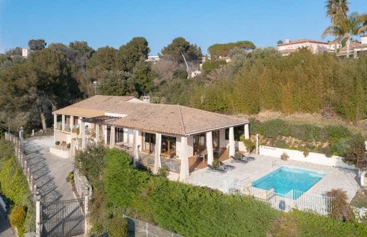 House in Cagnes-sur-Mer, Provence-Alpes-Cote d'Azur 10836638