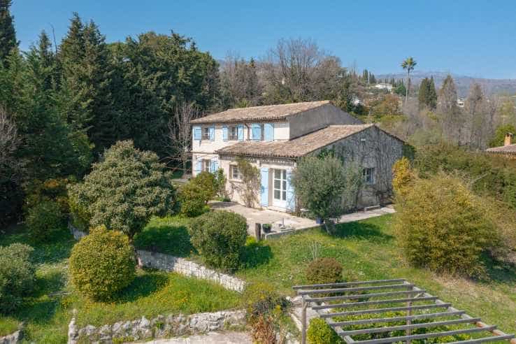 Talo sisään Grasse, Provence-Alpes-Cote d'Azur 10836642