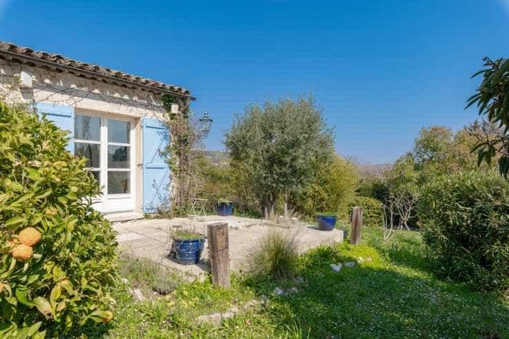 σπίτι σε Grasse, Provence-Alpes-Côte d'Azur 10836642