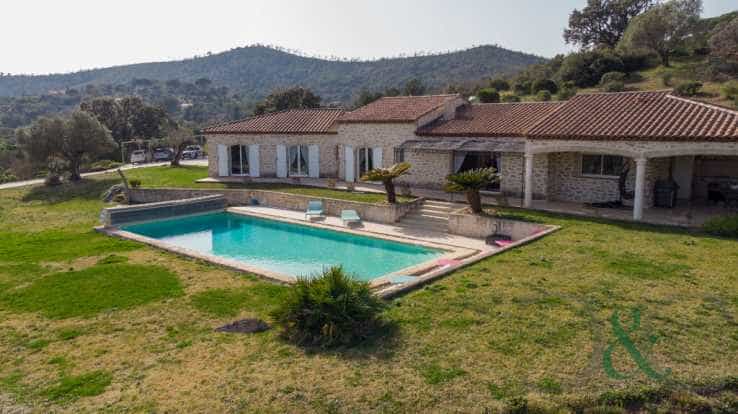 House in Bormes-les-Mimosas, Provence-Alpes-Côte d'Azur 10836745