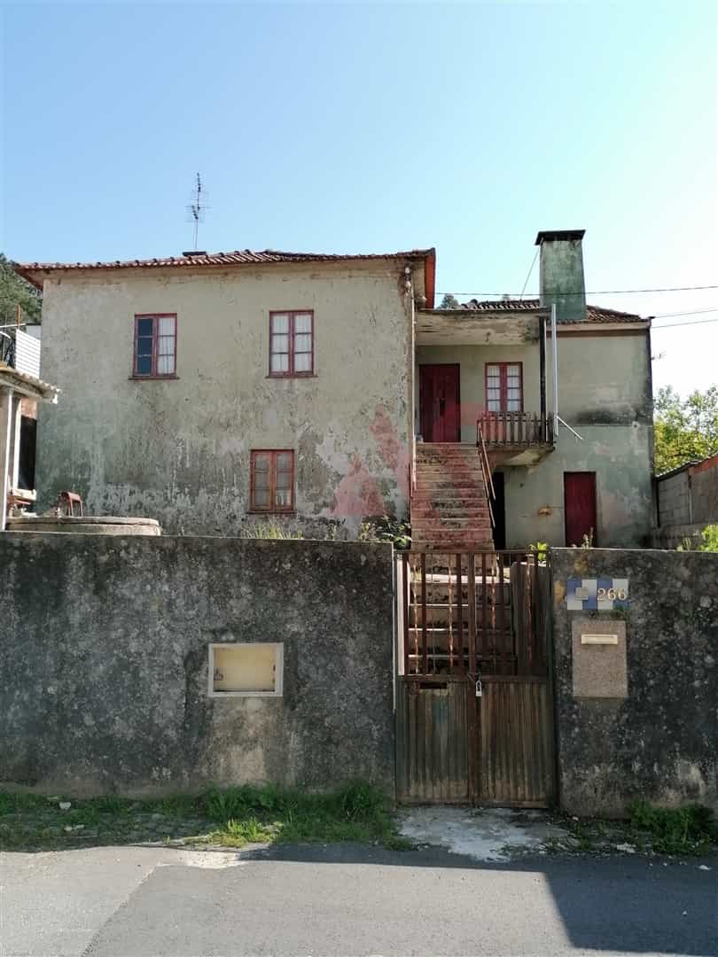 房子 在 Oliveira de Azeméis, Aveiro District 10836764