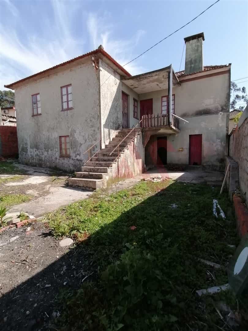 بيت في Oliveira de Azeméis, Aveiro District 10836764