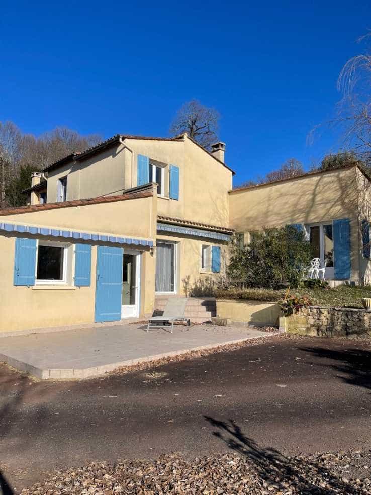 House in Vitrac, Nouvelle-Aquitaine 10836784
