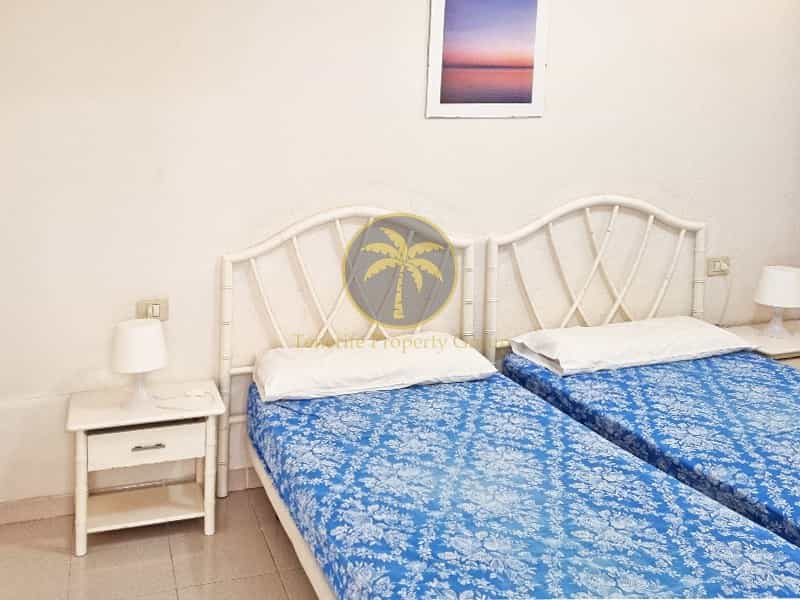 公寓 在 Puerto de Santiago, Canarias 10836817