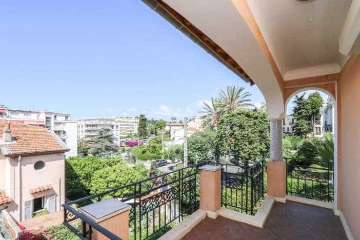 House in Nice, Provence-Alpes-Cote d'Azur 10836917