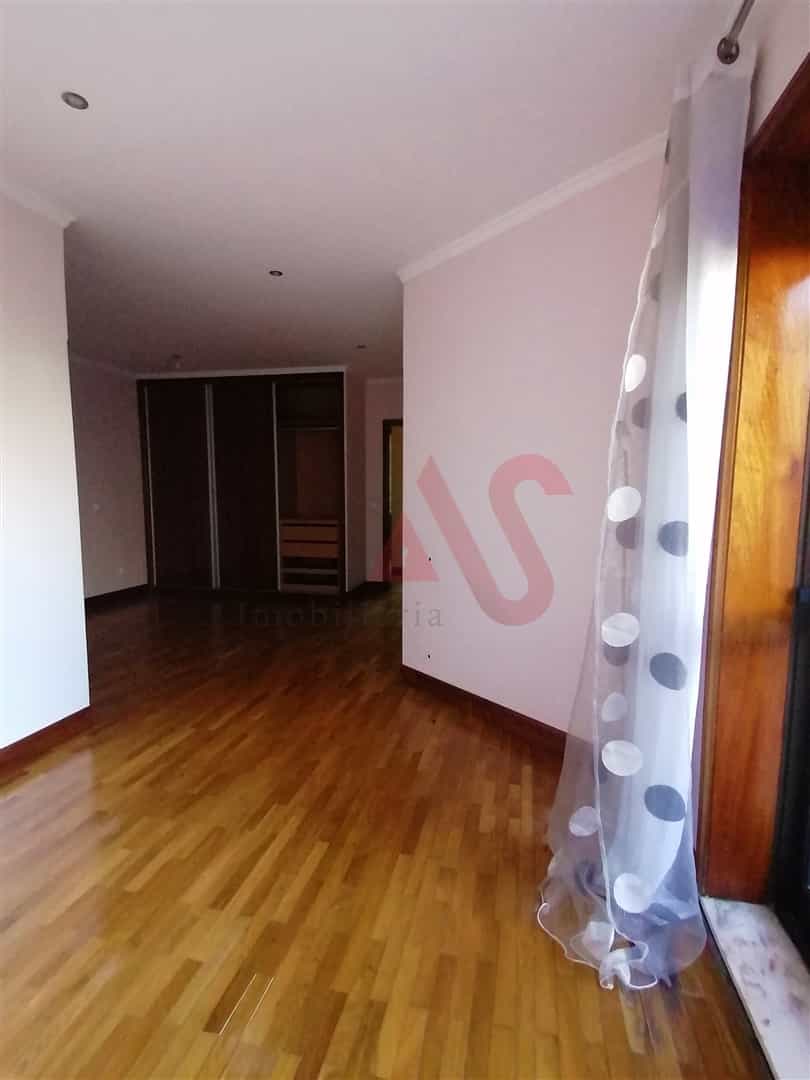 Eigentumswohnung im Oliveira de Azeméis, Aveiro District 10836961