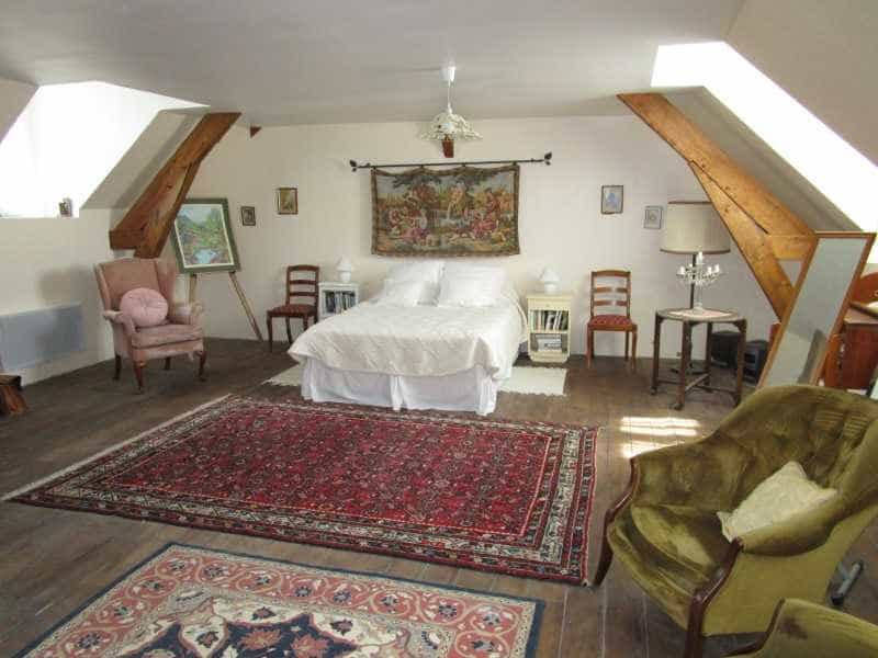 بيت في Loudun, Nouvelle-Aquitaine 10837115