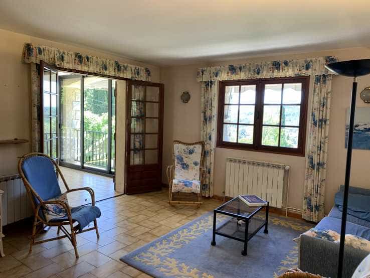 σπίτι σε Seillans, Provence-Alpes-Côte d'Azur 10837132