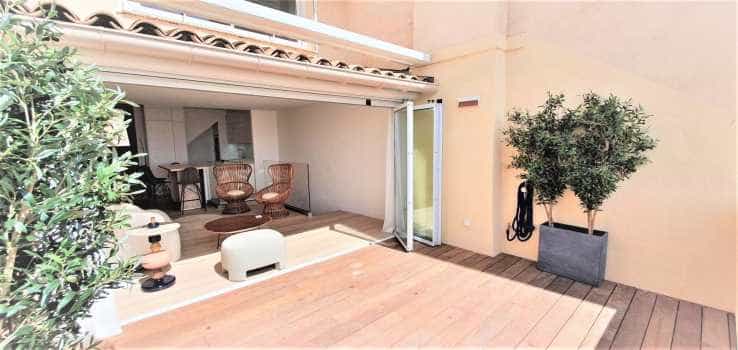 公寓 在 Cannes, Provence-Alpes-Côte d'Azur 10837169
