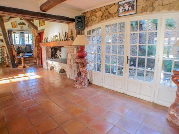 Hus i La Motte, Provence-Alpes-Cote d'Azur 10837301