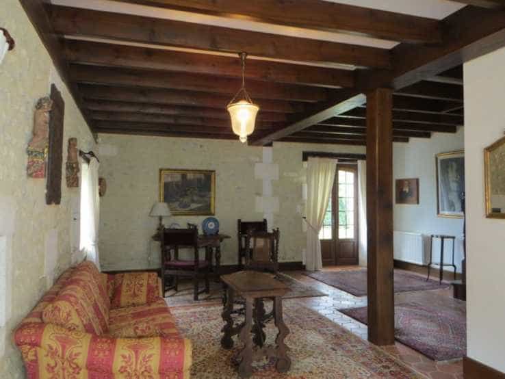 Dom w Chalais, Nouvelle-Aquitaine 10837326
