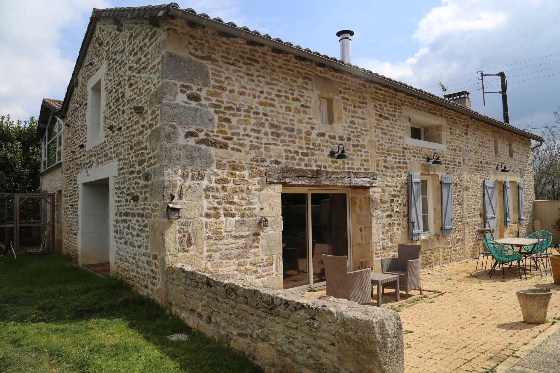 Rumah di Londigny, Nouvelle-Aquitaine 10837327