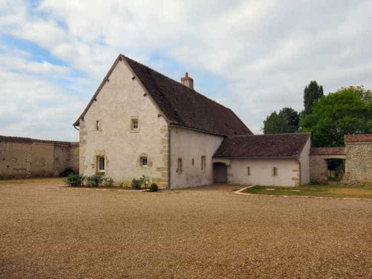 Rumah di Cosne-Cours-sur-Loire, Bourgogne-Franche-Comté 10837328
