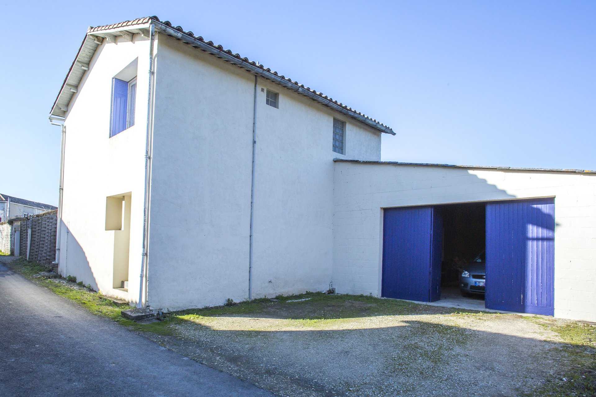 σπίτι σε La Forêt-de-Tessé, Nouvelle-Aquitaine 10837392