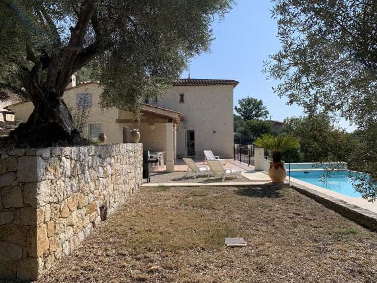 rumah dalam Montauroux, Provence-Alpes-Côte d'Azur 10837395