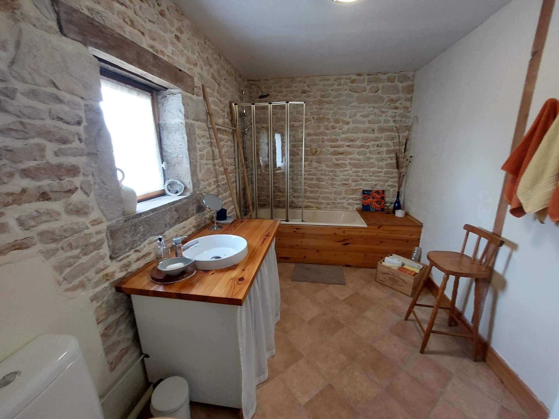 公寓 在 Saint-Pierre-d'Exideuil, Nouvelle-Aquitaine 10837396