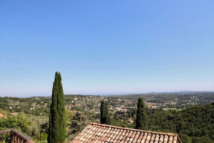 Eigentumswohnung im Chateauneuf-Grasse, Provence-Alpes-Côte d'Azur 10837420