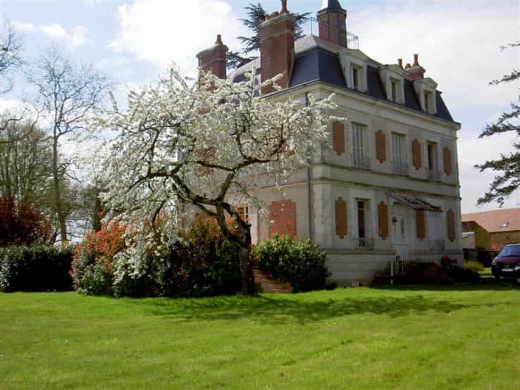 Huis in Chateau-du-Loir, Pays de la Loire 10837463