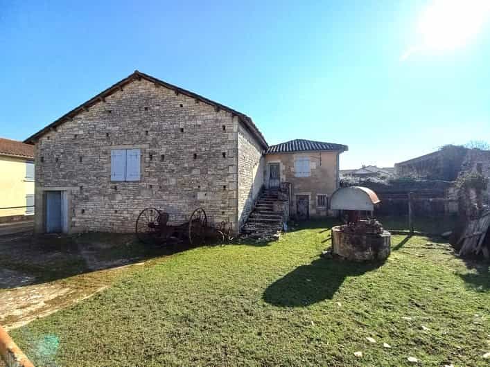 House in Bayers, Nouvelle-Aquitaine 10837484