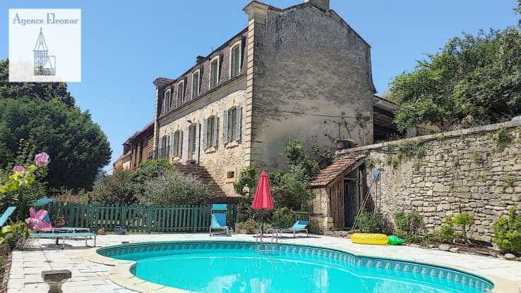 House in Vezac, Nouvelle-Aquitaine 10837492