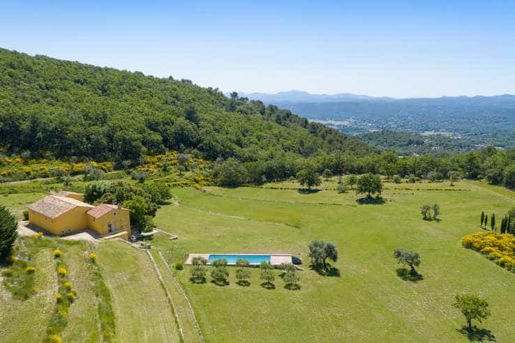 Talo sisään Seillans, Provence-Alpes-Cote d'Azur 10837505