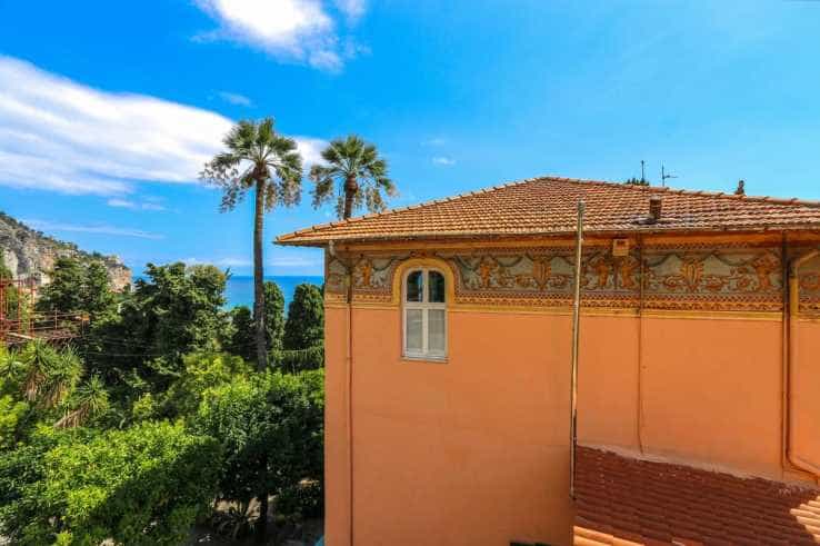 House in Menton, Provence-Alpes-Cote d'Azur 10837688