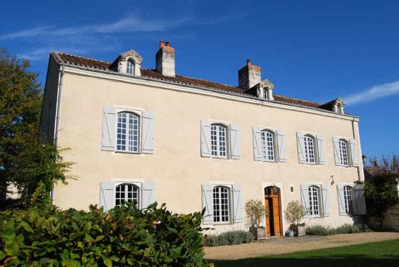 House in Chinon, Centre-Val de Loire 10837720