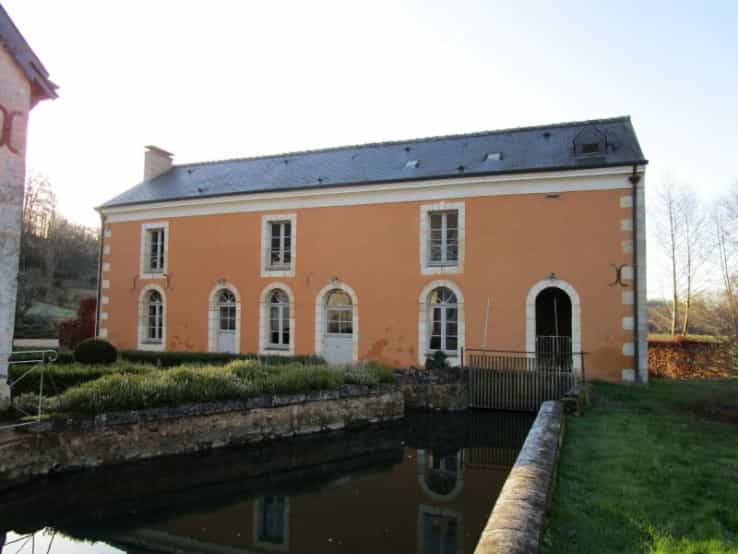 Other in Montval-sur-Loir, Pays de la Loire 10837732