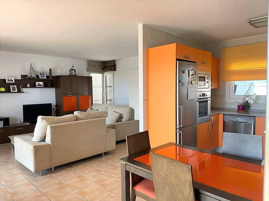 Condominium in Cala Llonga, Illes Balears 10837951