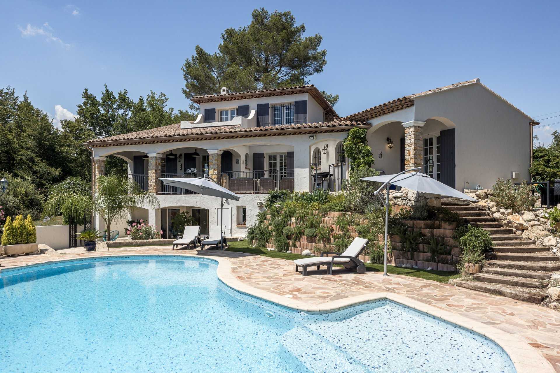 Hus i Le Chateau, Provence-Alpes-Cote d'Azur 10838354
