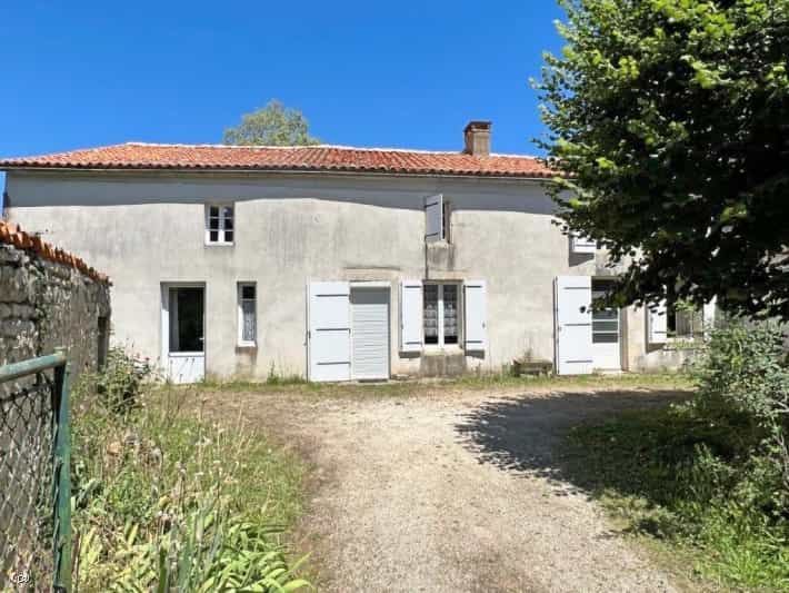 Talo sisään Villefagnan, Nouvelle-Aquitaine 10838388
