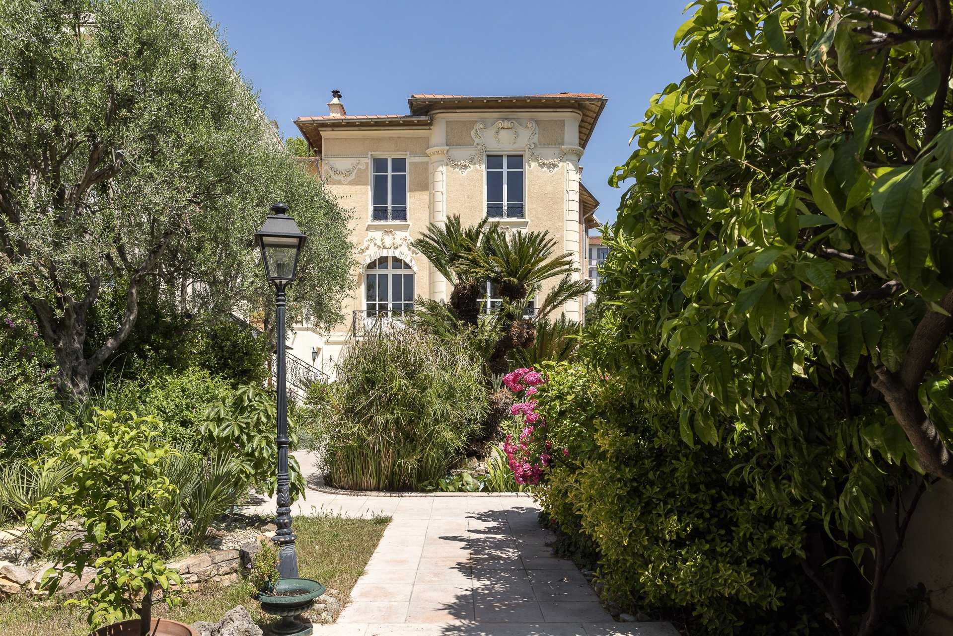 House in Le Cannet, Provence-Alpes-Cote d'Azur 10838455