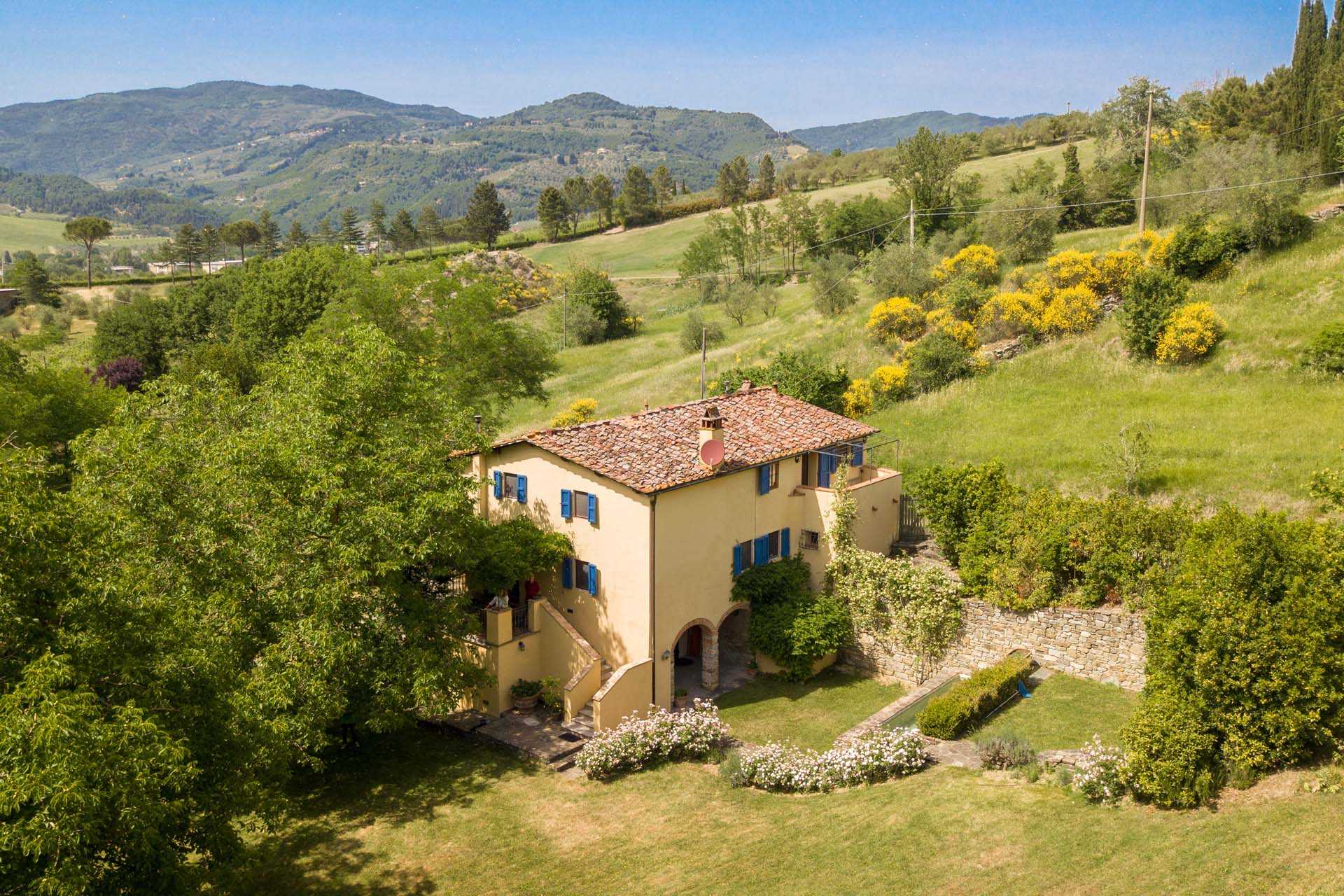 rumah dalam Rufina, Tuscany 10838464