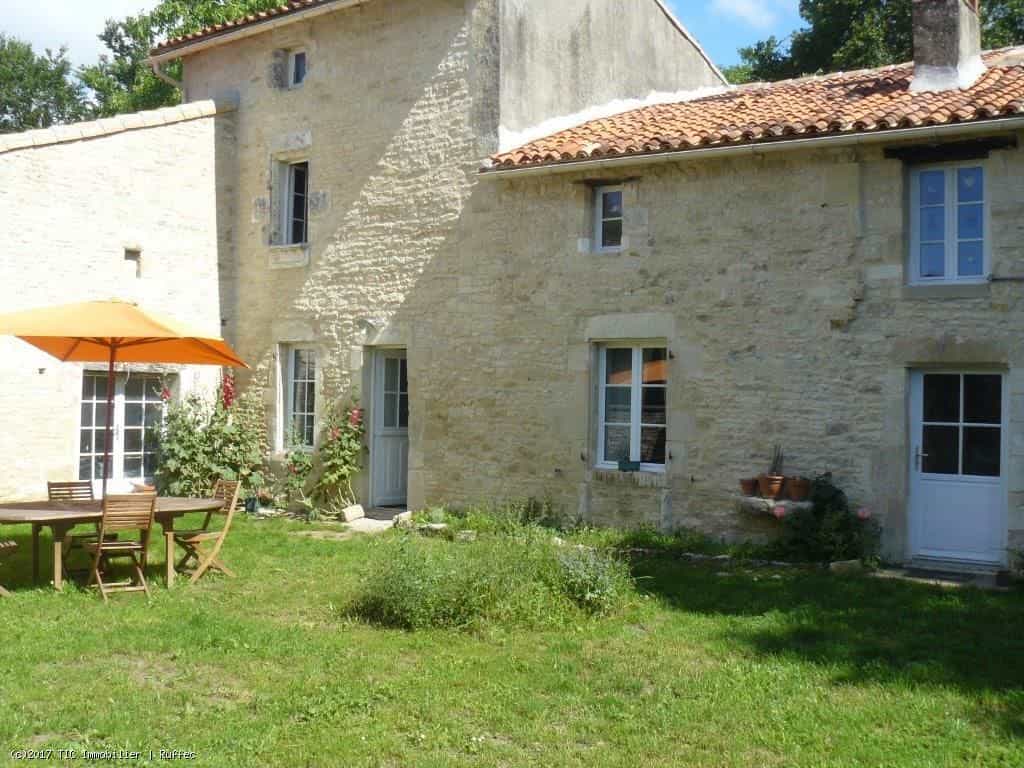 Rumah di La Faye, Nouvelle-Aquitaine 10838604