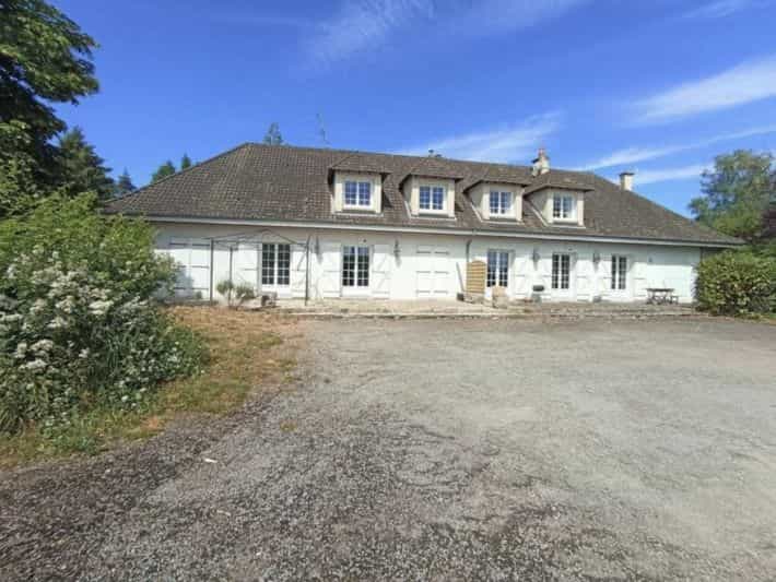 Rumah di Gueret, Nouvelle-Aquitaine 10839170