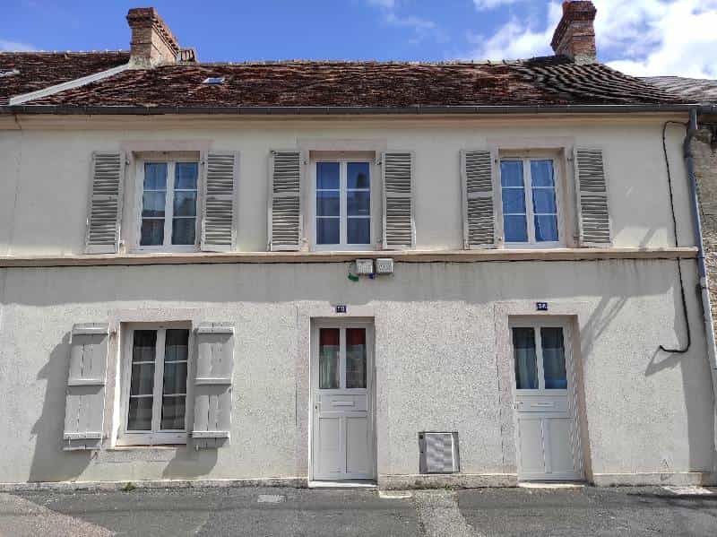 rumah dalam Sarceaux, Normandie 10839485