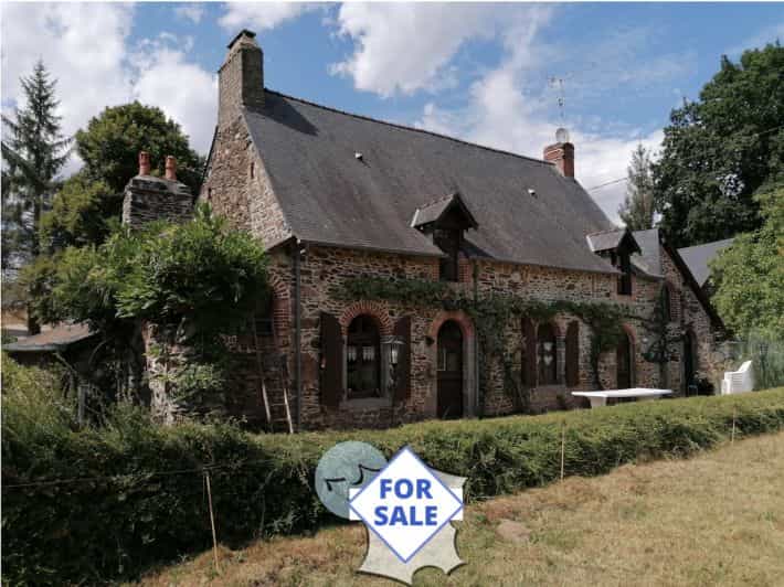 House in Ambrieres-les-Vallees, Pays de la Loire 10839488