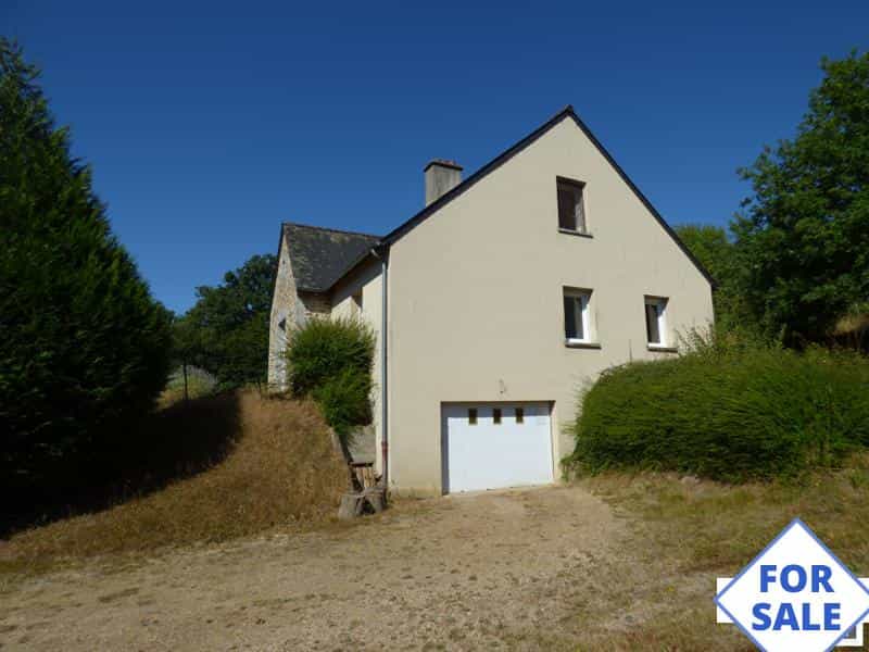 Rumah di Saint-Cyr-en-Pail, Pays de la Loire 10839800
