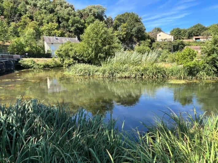 House in Lizant, Nouvelle-Aquitaine 10839860