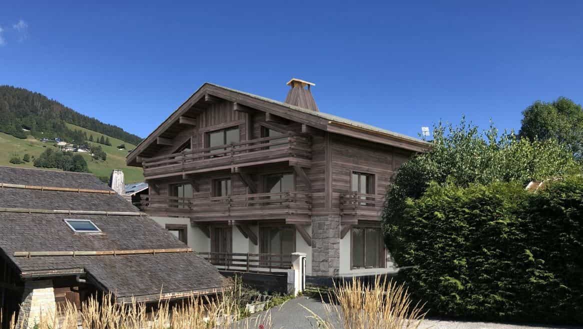 House in Megeve, Auvergne-Rhone-Alpes 10839885