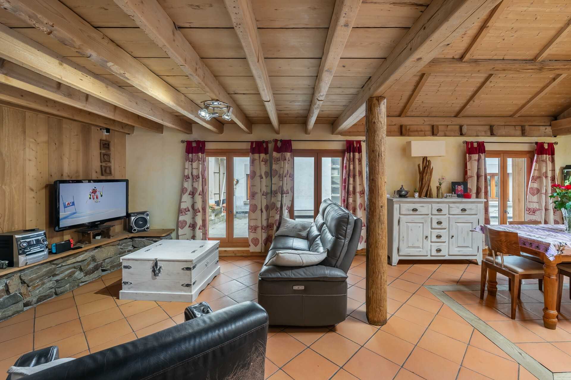 House in Les Contamines-Montjoie, Auvergne-Rhone-Alpes 10839890