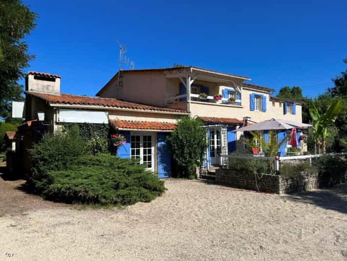 House in Poursac, Nouvelle-Aquitaine 10840249