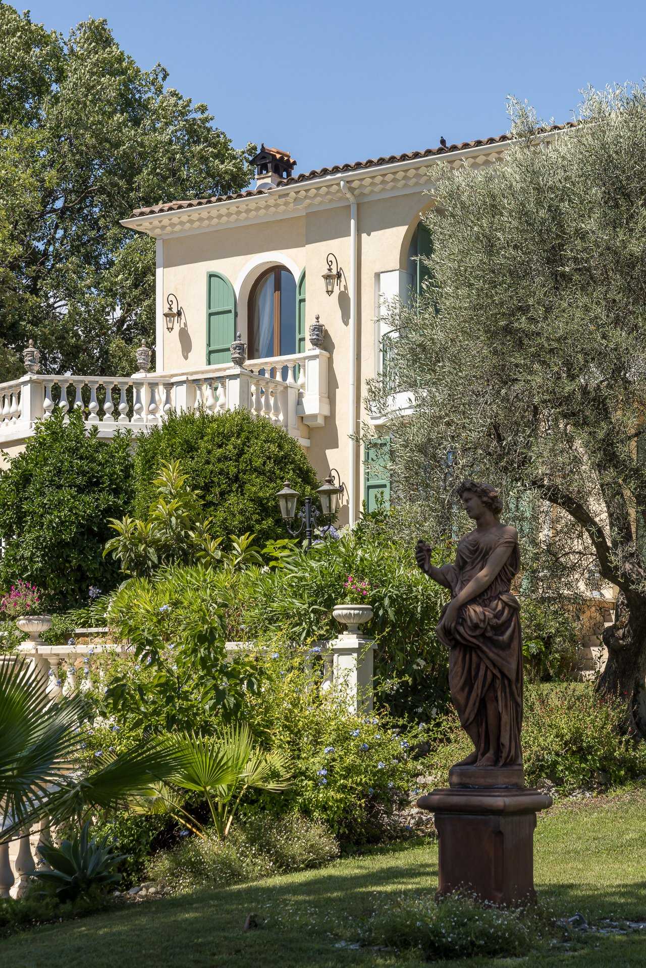 Casa nel Cagnes-sur-Mer, Provence-Alpes-Côte d'Azur 10840254