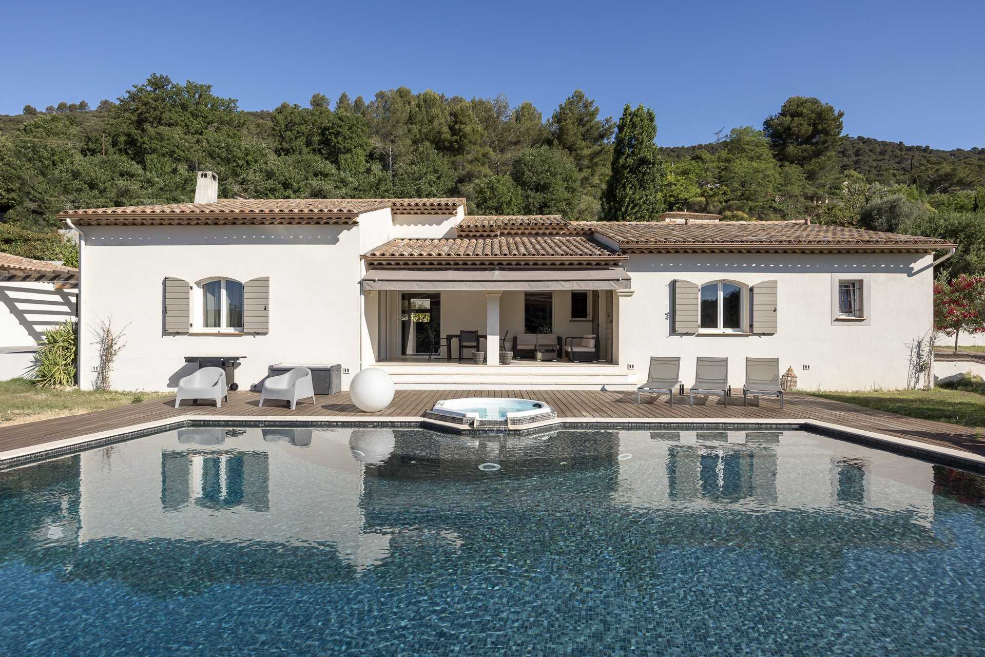 Hus i Le Tignet, Provence-Alpes-Cote d'Azur 10840278