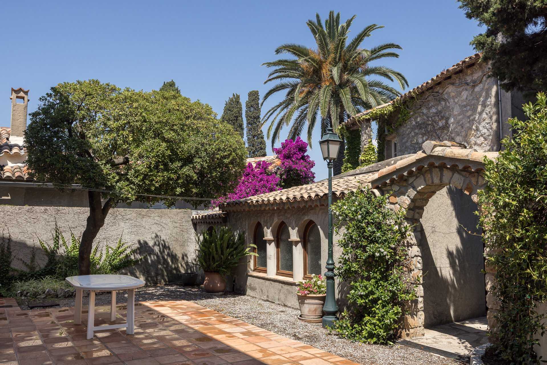 Hus i Juan-les-Pins, Provence-Alpes-Cote d'Azur 10840298
