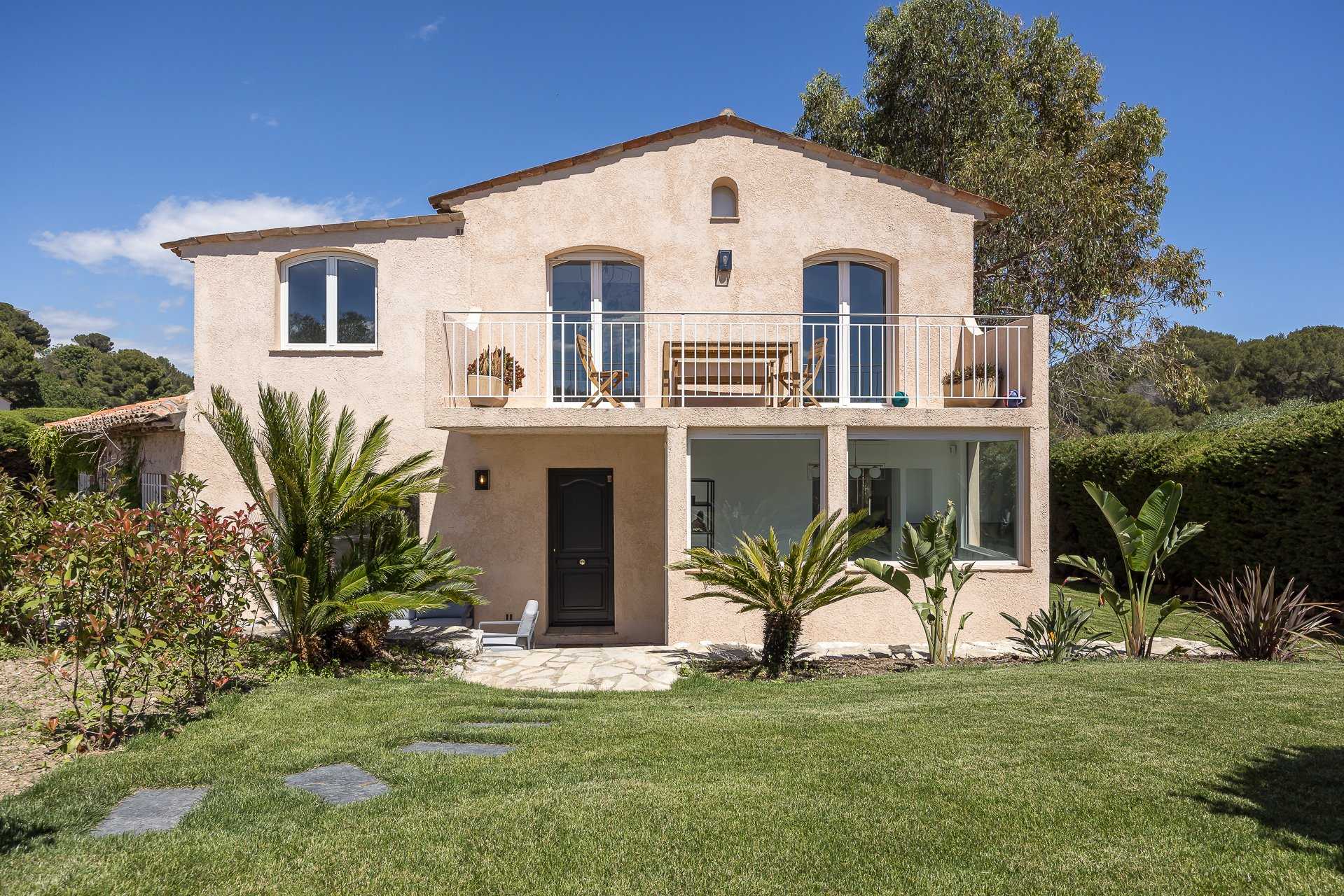 Rumah di Vallauris, Provence-Alpes-Cote d'Azur 10840314