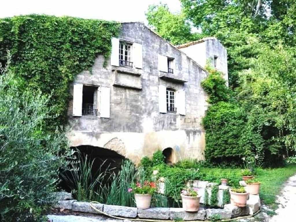 rumah dalam Uzes, Occitanie 10840316
