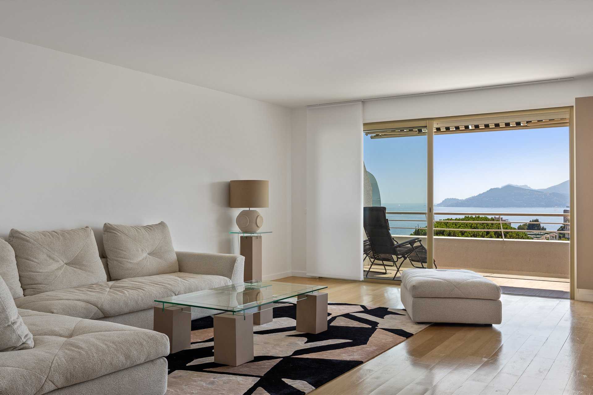 公寓 在 勒苏盖, 普罗旺斯-阿尔卑斯-蓝色海岸 10840333