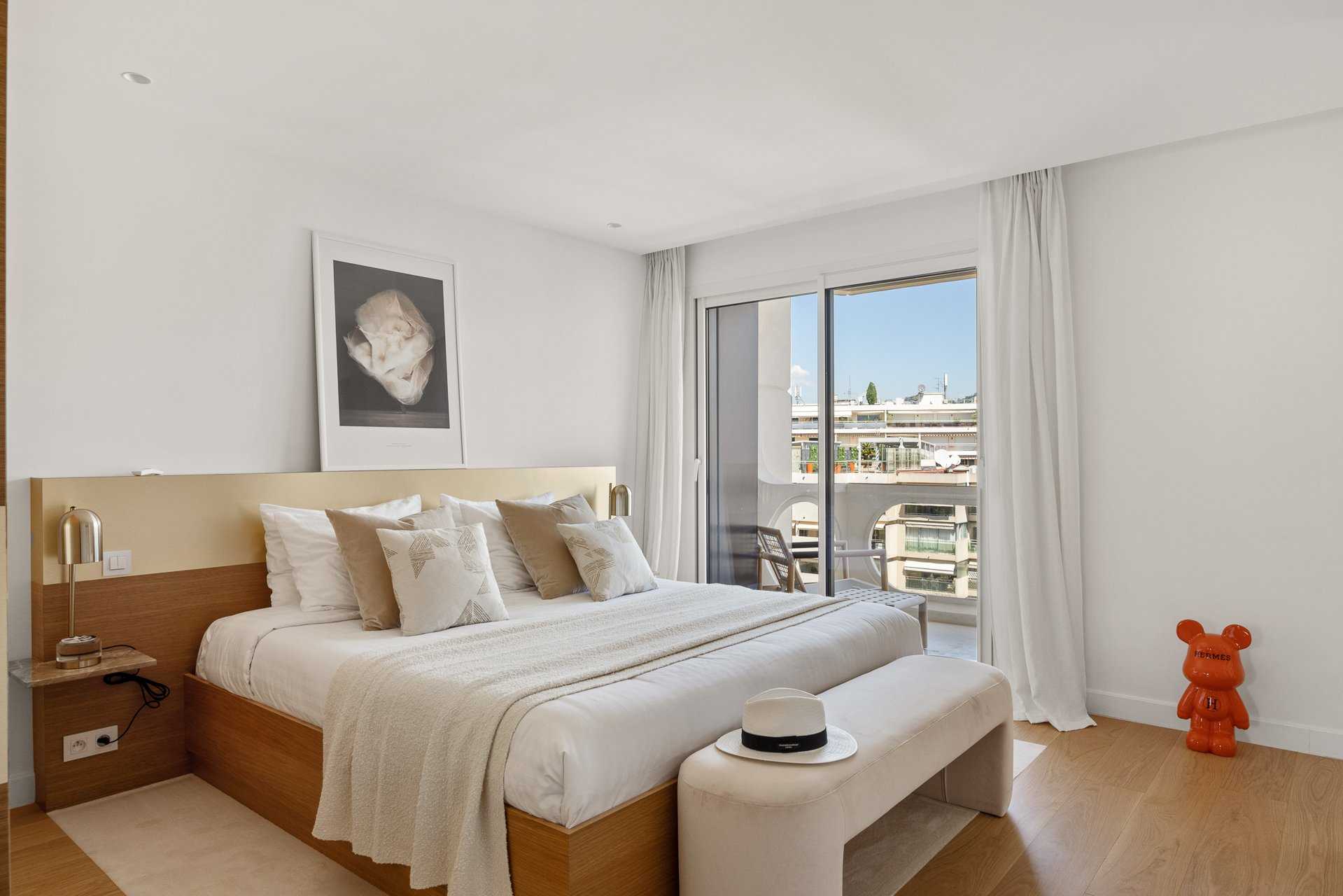 公寓 在 Cannes, Provence-Alpes-Côte d'Azur 10840337